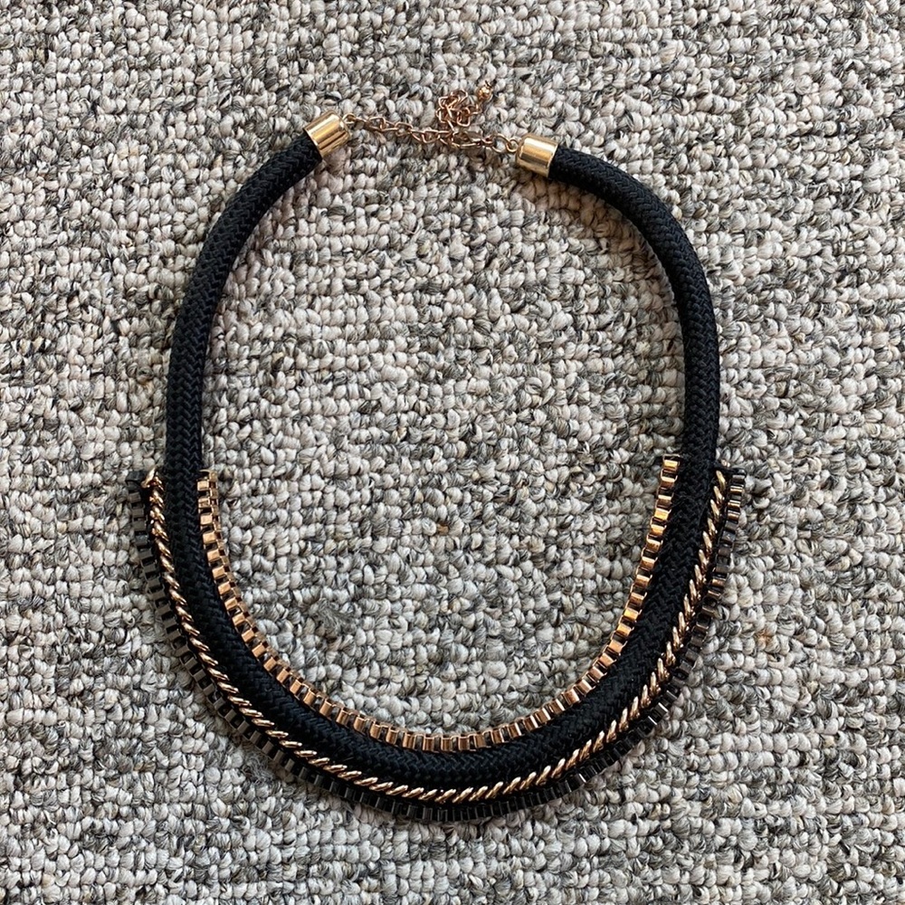 Chain detail necklace